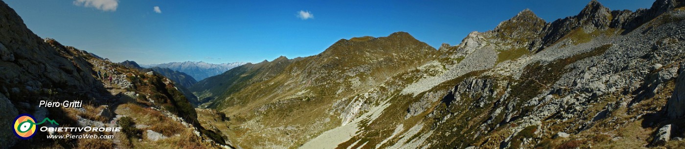 64 L'ampio traverso sul 201A per la Valle dei Lupi.jpg